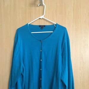 Light weight long sleeve Lands End cardigan,